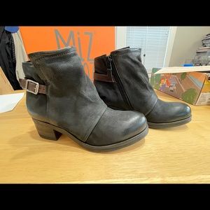 Miz Mooz Stoney black size 40 NIB